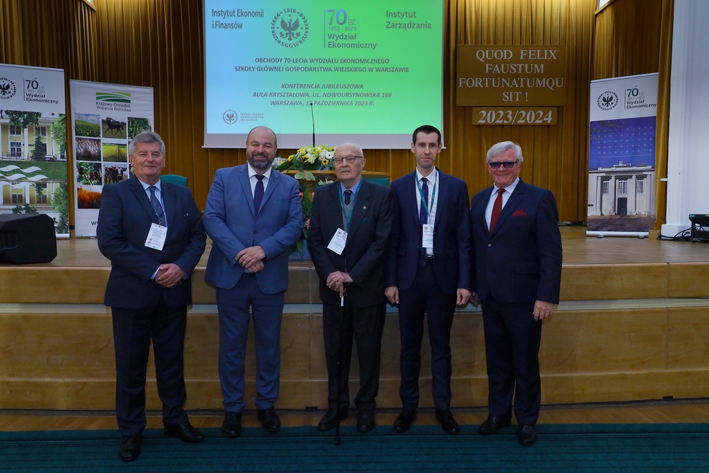 Obchody 70-lecia Wydziału Ekonomicznego SGGW w 2023 r. (od prawej: prof. dr hab. Kazimierz Tomala - prorektor ds. rozwoju SGGW, I zastępca rektora; dr hab. Marcin Ratajczak, dziekan Wydziału Ekonomicznego; prof. dr hab. Jan Górecki, rektor SGGW w latach 1990-1996, doktor honoris causa SGGW; prof. dr hab. Michał Zasada, JM Rektor SGGW; dr inż. Władysław W. Skarżyński, kanclerz SGGW).